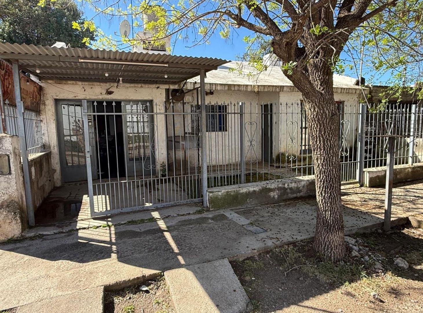 Foto de VENTA CASA 3 DORM B° ARENALES, imagen 4