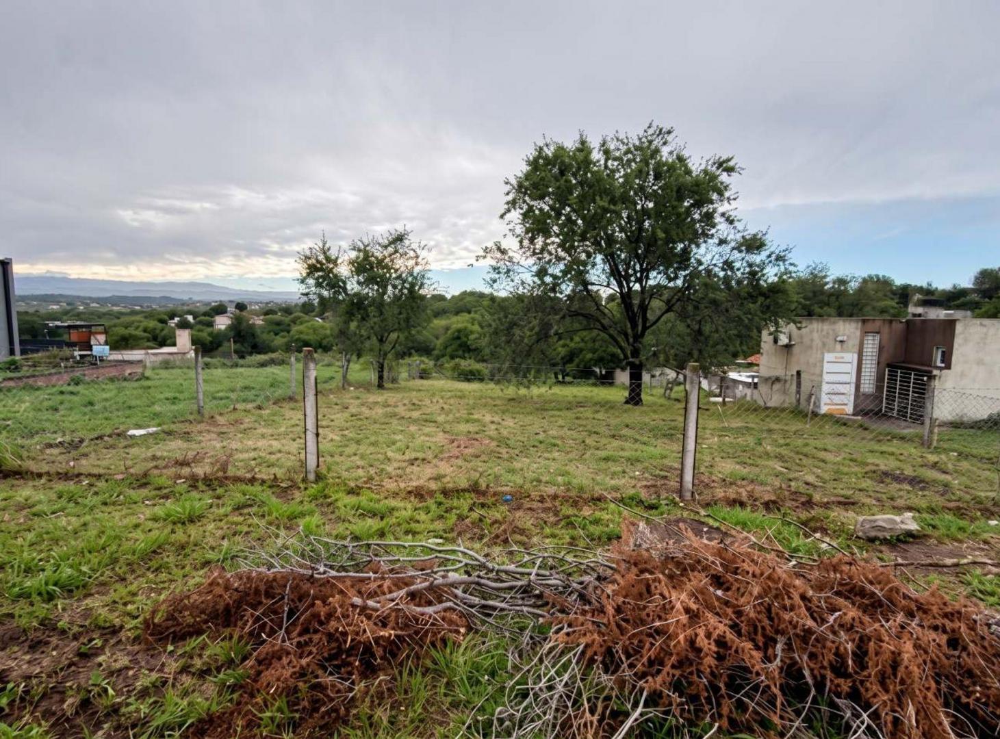 Foto de VENTA LOTE 630 M2 TANTI 4 CUADRAS DE LA RUTA 28, imagen 2