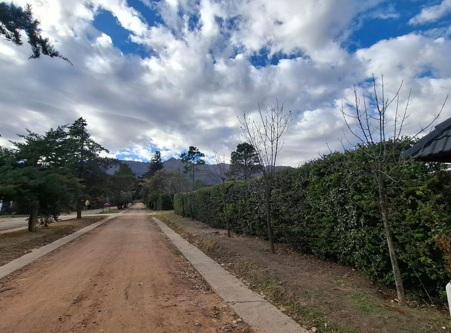 Foto de Venta Casa de categoria Los Hornillos lote 2650m2, imagen 4