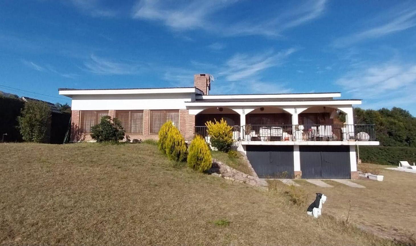 Foto de Venta Casa de categoria Los Hornillos lote 2650m2, imagen 2