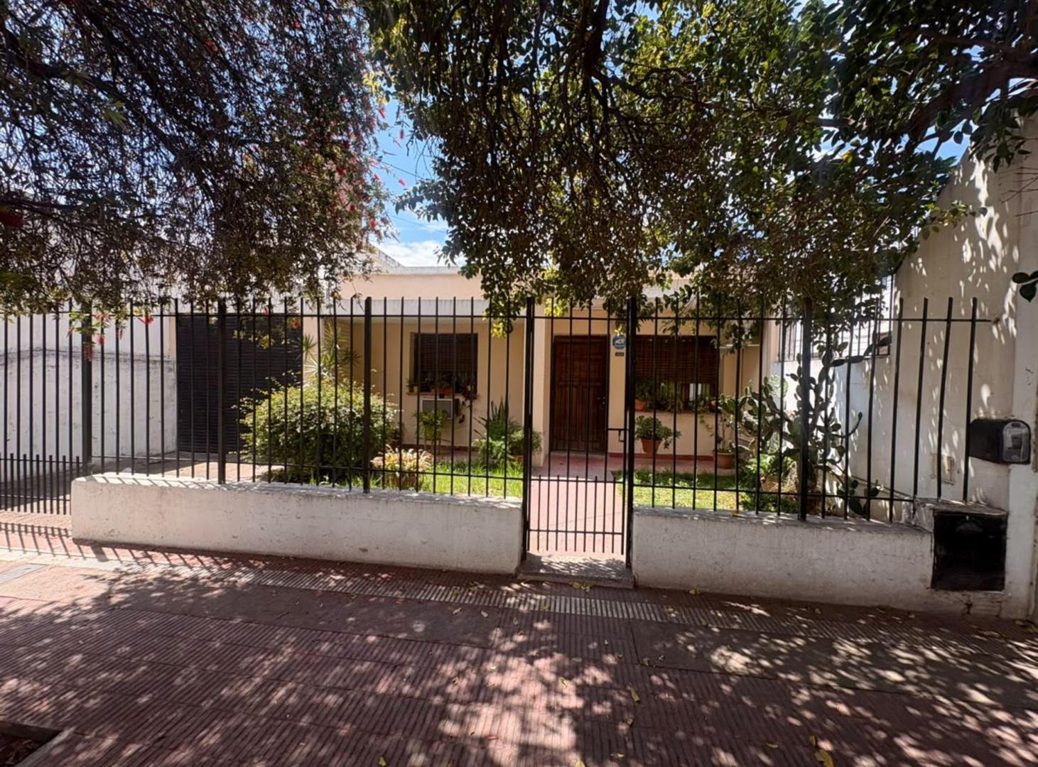 Foto de ¡OPORTUNIDAD! CASA EN VENTA EN BARRIO YOFRE SUR, imagen 1