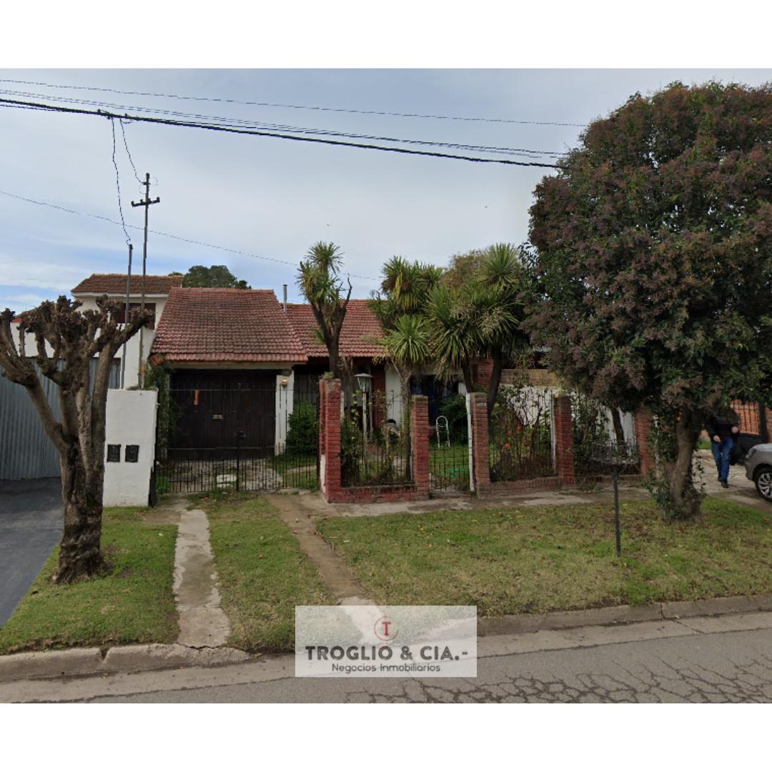 CASA EN VENTA SOBRE CARBALLO Y CARDIEL