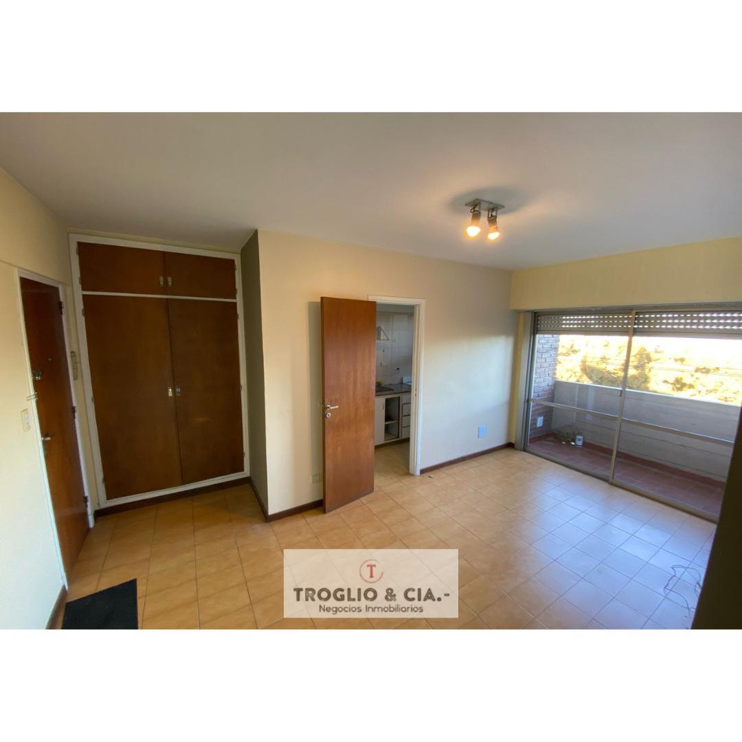 Departamento Tres Ambientes con Vista Al Golf 1