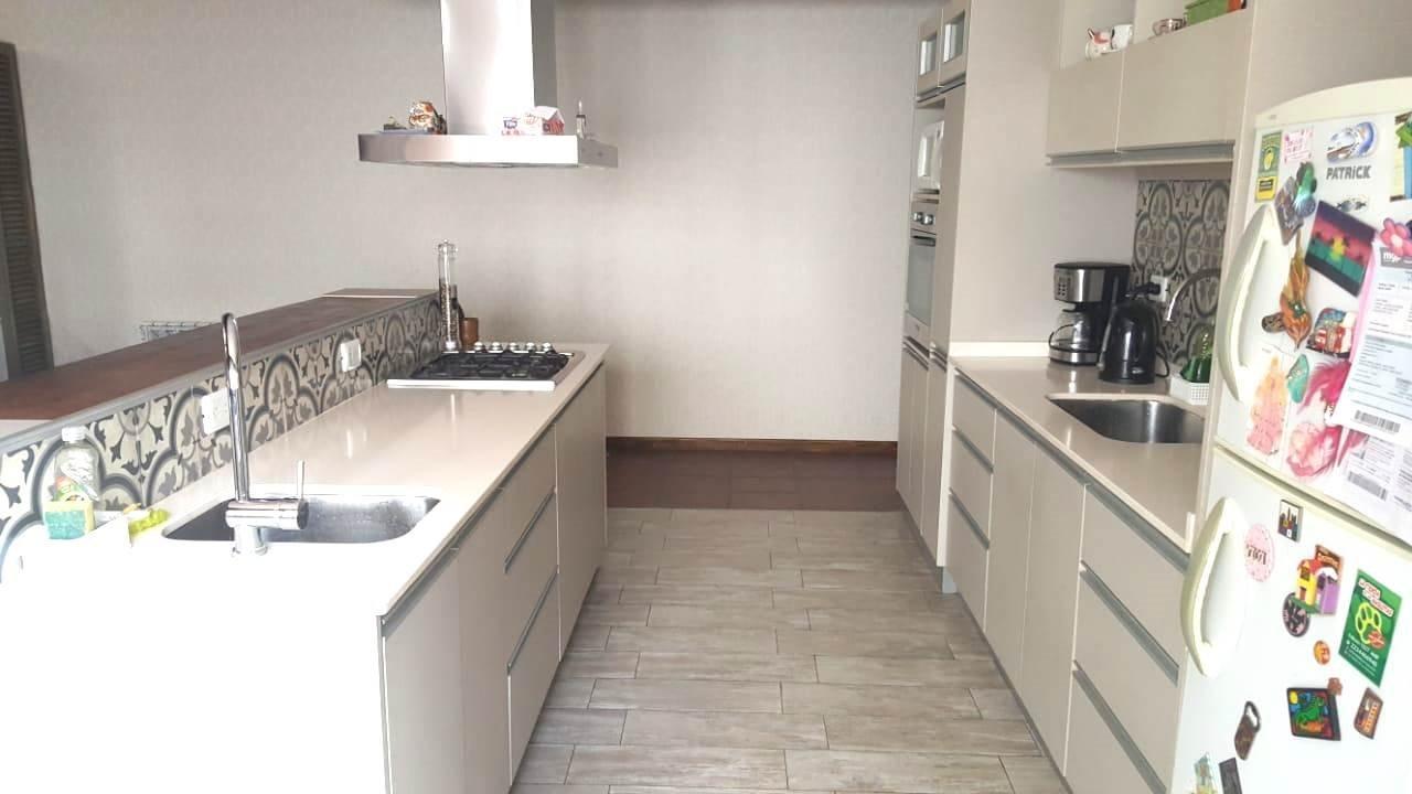 Foto de CHALET DE 4 AMBIENTES CON ENTRADA DE VEHICULOS, PLAYROOM, imagen 3