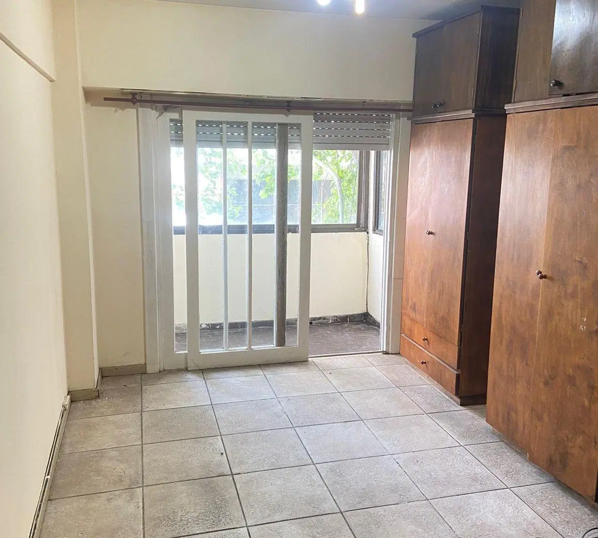 DEPARTAMENTO UN AMB Y MEDIO, BALCON A LA CALLE-JUJUY AL 1600 2