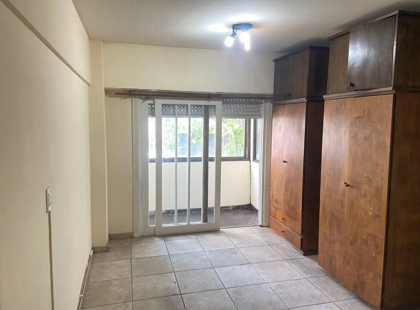 DEPARTAMENTO UN AMB Y MEDIO, BALCON A LA CALLE-JUJUY AL 1600 4