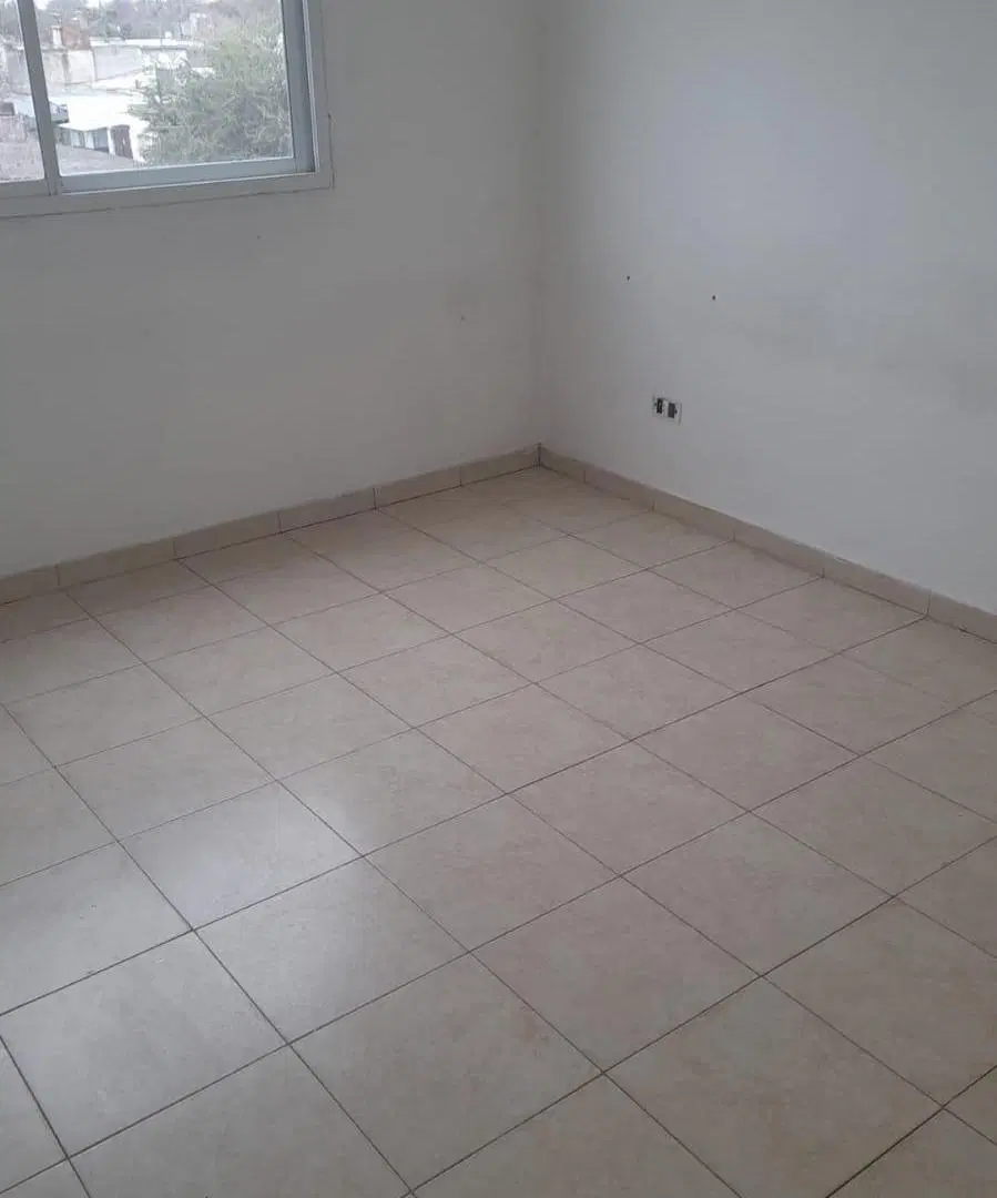 2 AMBIENTES EN ALQUILER-JUNCAL Y PRIMERA JUNTA 1