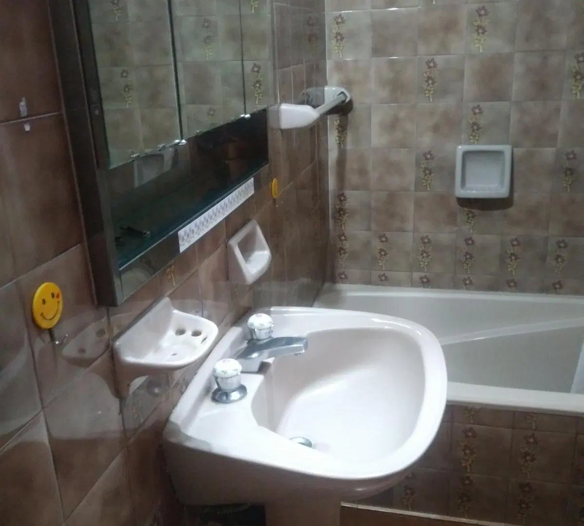 CASA DE 3 AMBIENTES CON QUINCHO Y COCHERA 8