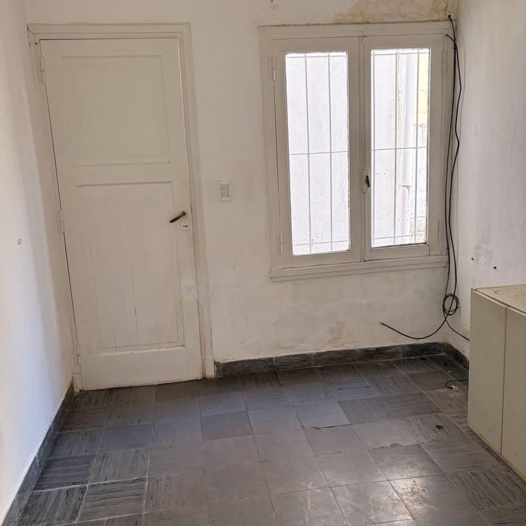 Foto de PH 2 AMBIENTES PLANTA BAJA - DORREGO 3700, imagen 2