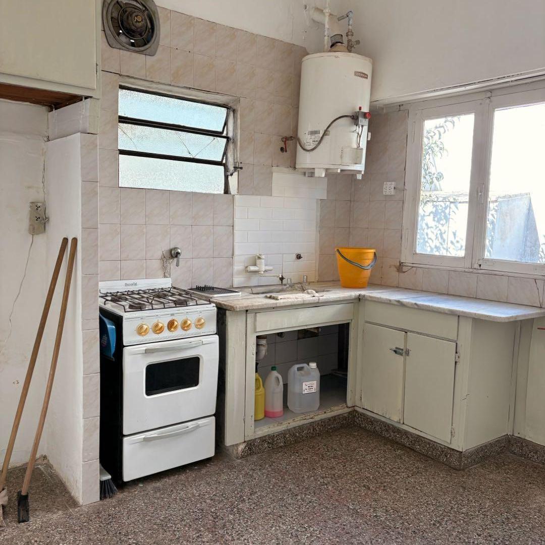 Foto de PH 2 AMBIENTES PLANTA BAJA - DORREGO 3700, imagen 3