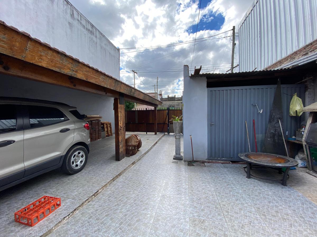 Venta Casa y Local en Villa Lynch 2