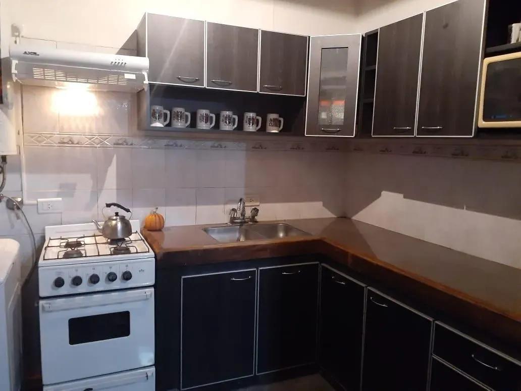 Foto de Casa de 525 m² con departamento en el fondo en venta en Ostende, imagen 1