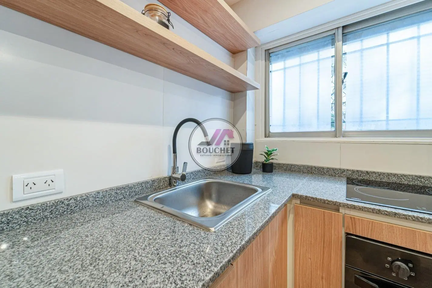 DEPARTAMENTO 2 AMBIENTES A LA CALLE CON PATIO EN VENTA | ZONA ALDREY 1
