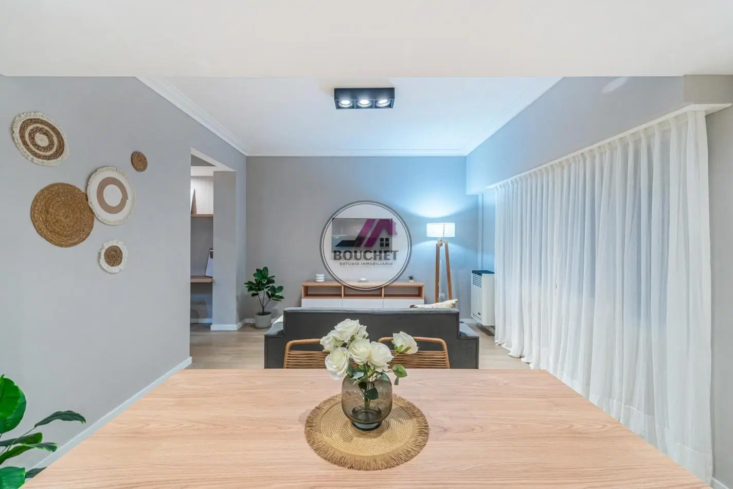 DEPARTAMENTO 2 AMBIENTES RECICLADO SOBRE COLON EN VENTA | PLAZA COLON 5