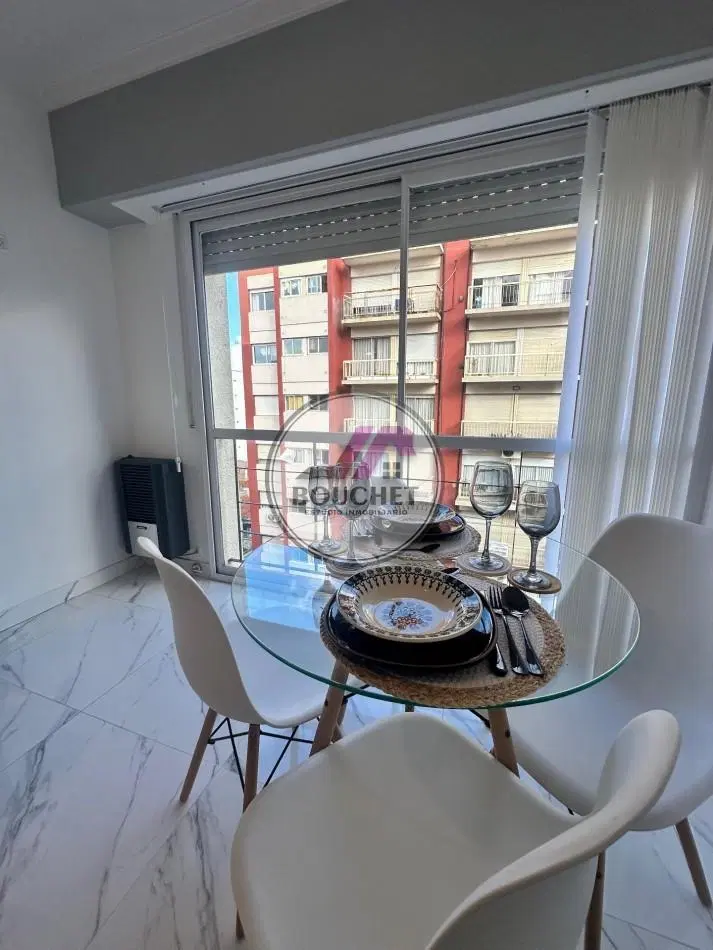 DEPARTAMENTO AMBIENTE DESPLAZADO A LA CALLE EN VENTA | PLAZA MITRE 5