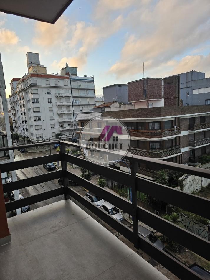 Foto de DEPARTAMENTO 2 AMBIENTES CON BALCON FRENTE AL MAR EN VENTA | PERLA SUR, imagen 2