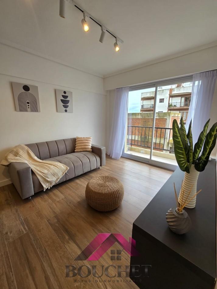 Foto de DEPARTAMENTO 2 AMBIENTES A LA CALLE Y BALCONES | PLAZA MITRE, imagen 3