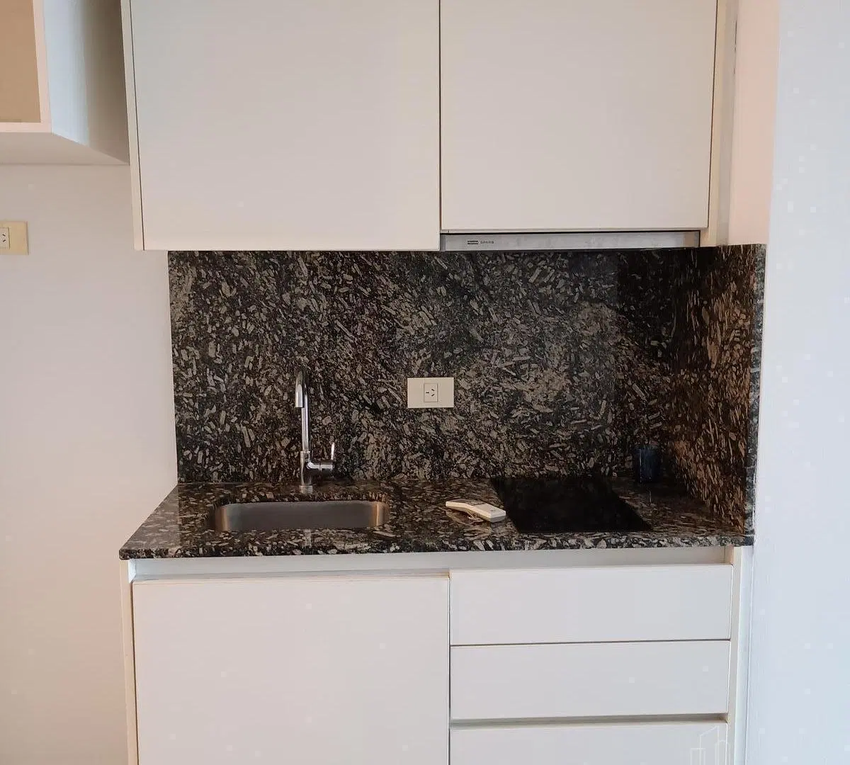 ALQUILER Monoambiente en Pque. Chacabuco/ Caballito -37 m2 c/balcón - Edificio Azcuy 5