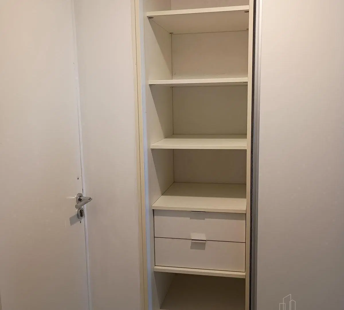 ALQUILER Monoambiente en Pque. Chacabuco/ Caballito -37 m2 c/balcón - Edificio Azcuy 2