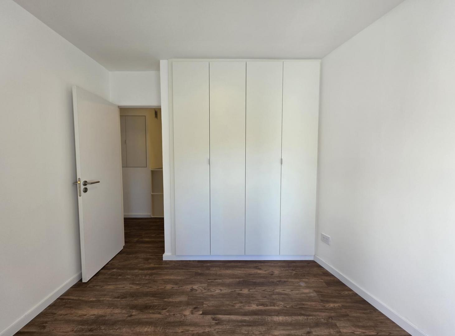Venta, Casa Pasillo NO PH, 2 dorm, Patio parrillero, A estrenar, Cochabamba 400