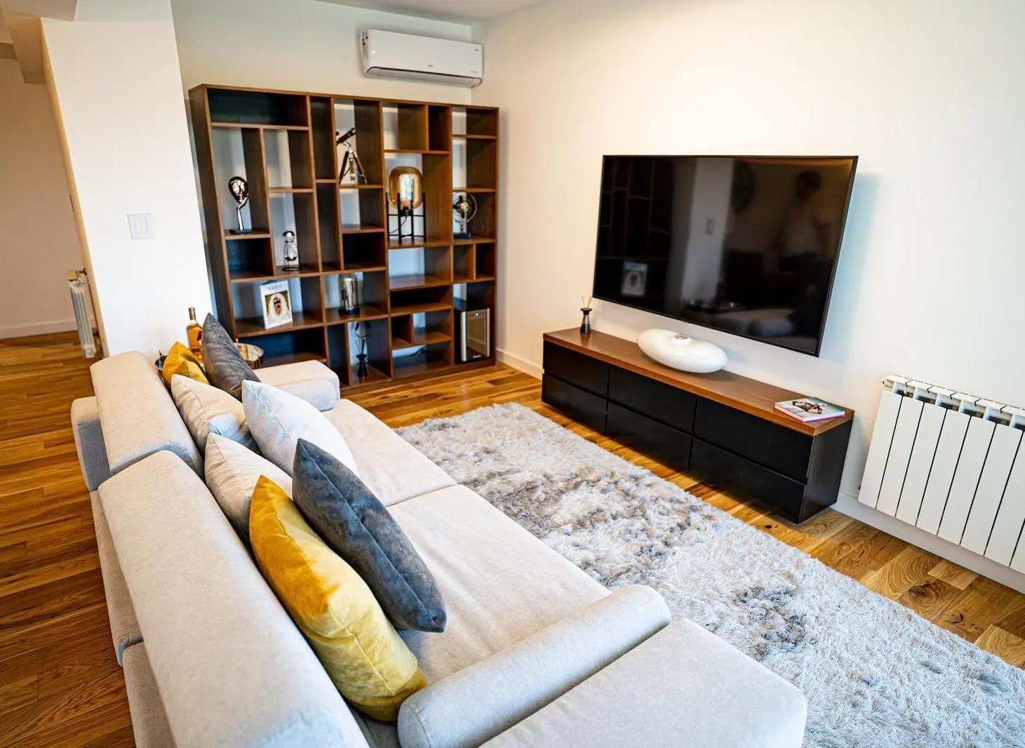Venta, piso exclusivo 2 dormitorios, cochera en PB. 5