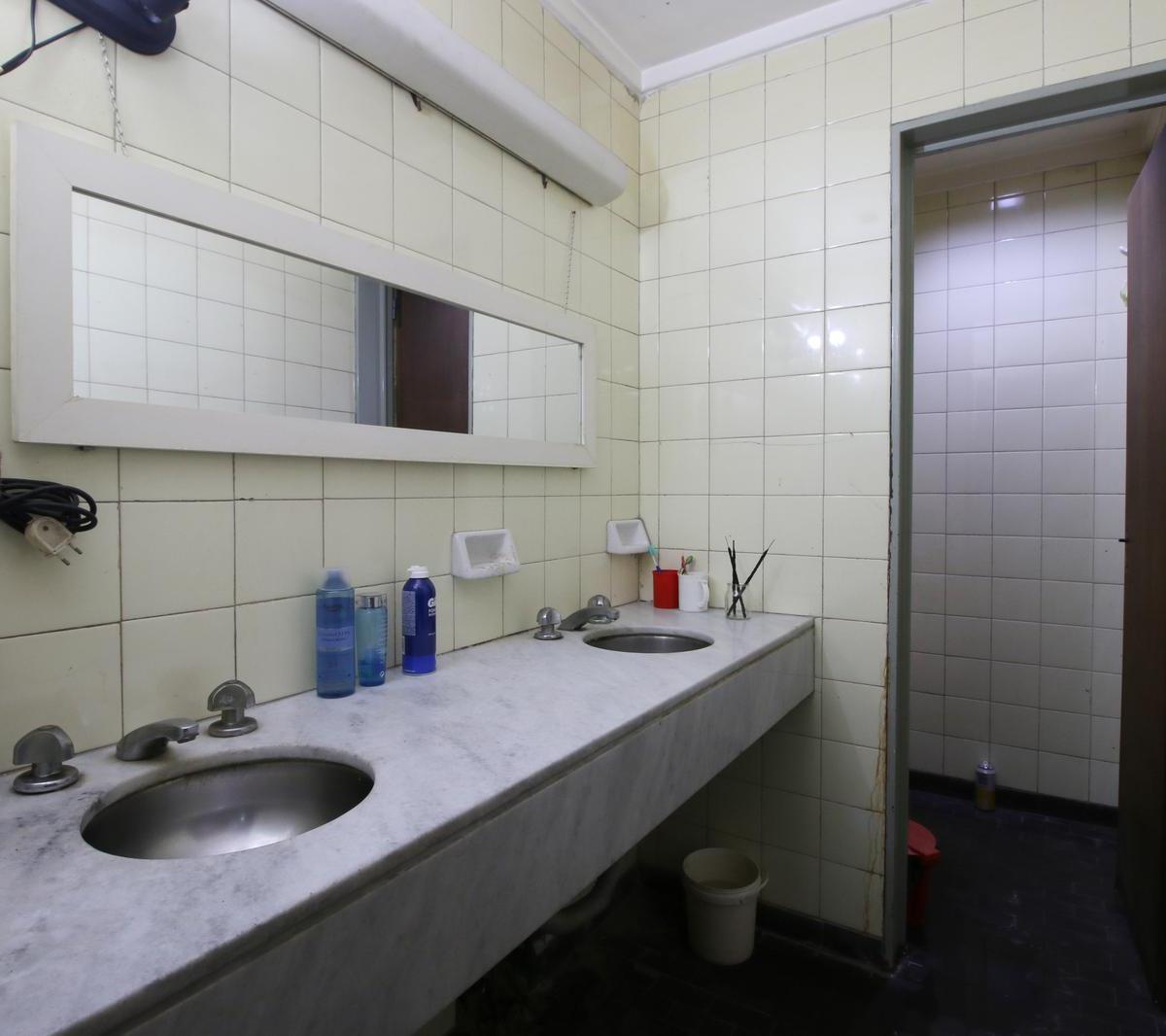 Venta Deposito en Lote Propio en Parque Patricios 2