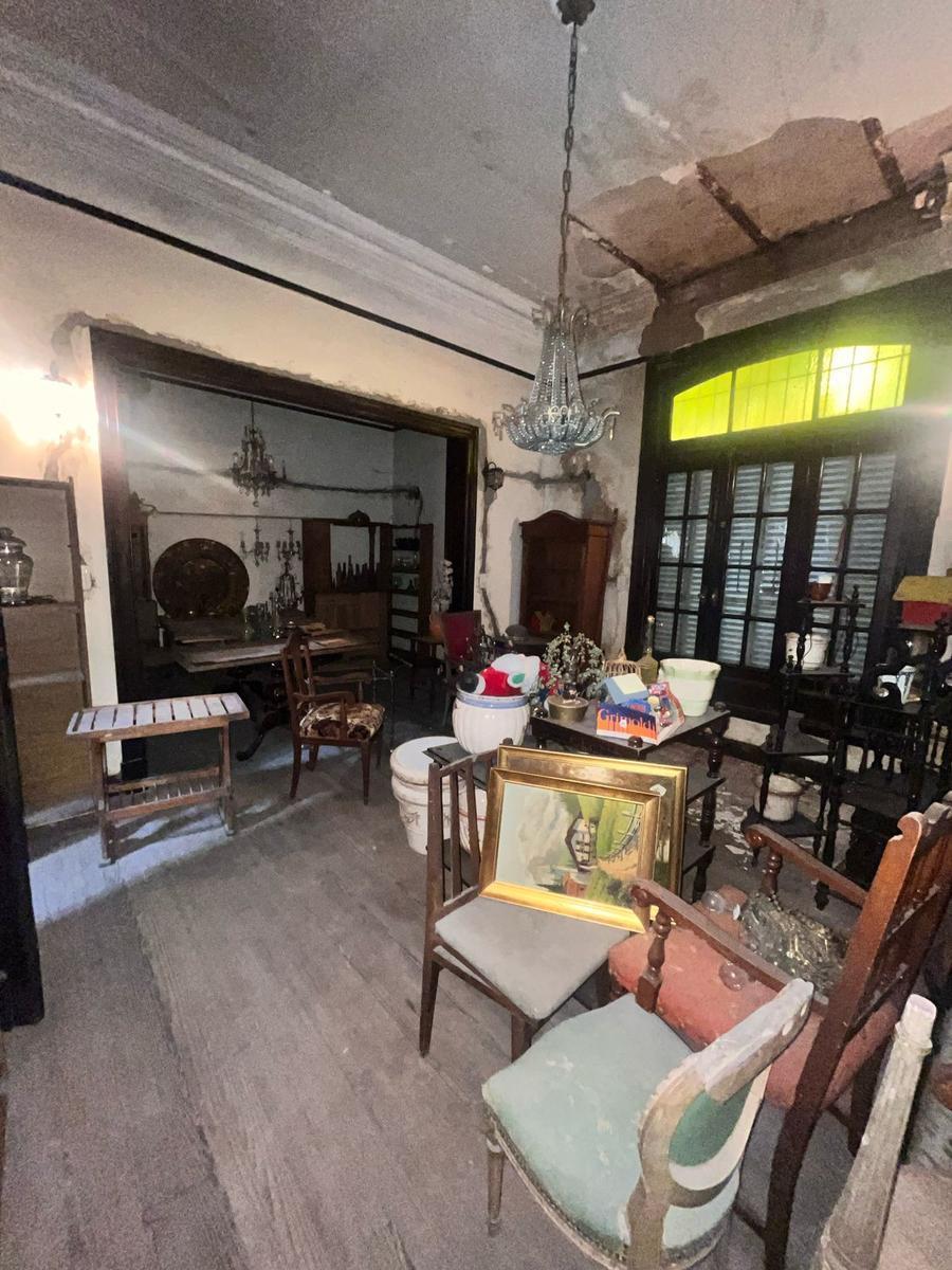 Venta Deposito en Lote Propio 250 m² en Flores 4