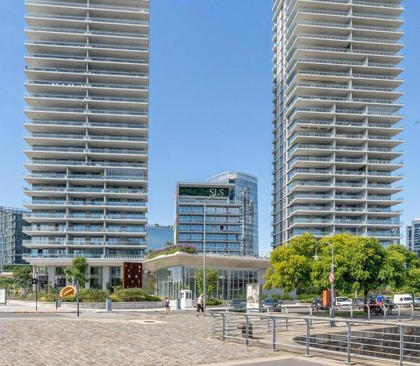 VENTA DE DEPARTAMENTO PISO ALTO 4 AMBIENTES CON DEP 2 COCHERAS Y 1 BAULERA PUERTO MADERO 5