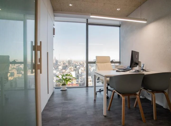 Oficina en Alquiler De 134 m2 sobre Av. Corrientes en San Nicolas - Centro
