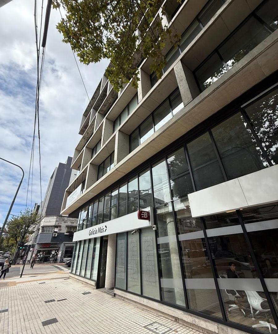 Alquiler de Oficinas 225 m2 en Parque Patricios