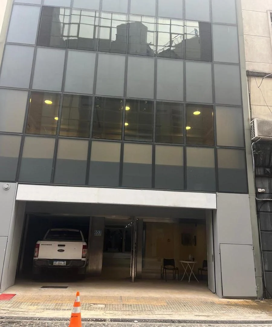 ALQUILER DE EDIFICIO COMERCIAL EN BLOCK DE 926 M2 EN  MONSERRAT