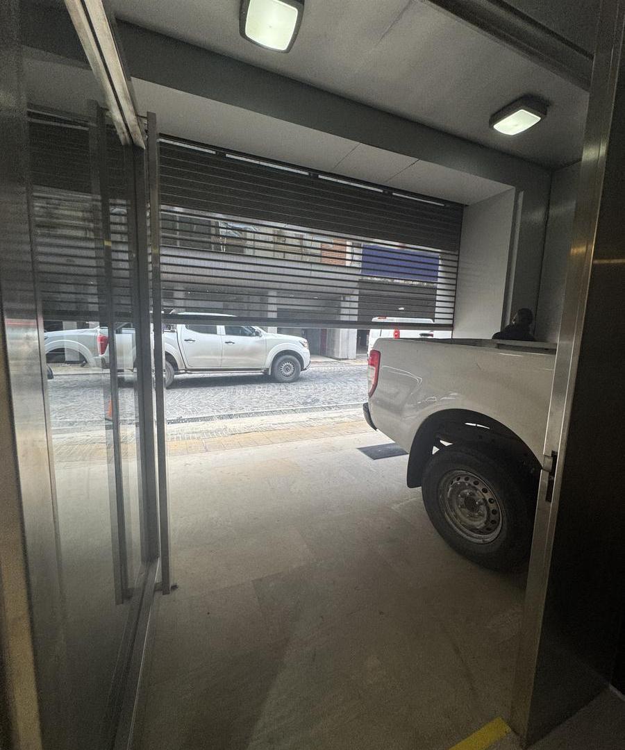 Foto de VENTA DE EDIFICIO COMERCIAL EN BLOCK DE 926 M2 EN MONSERRAT, imagen 4