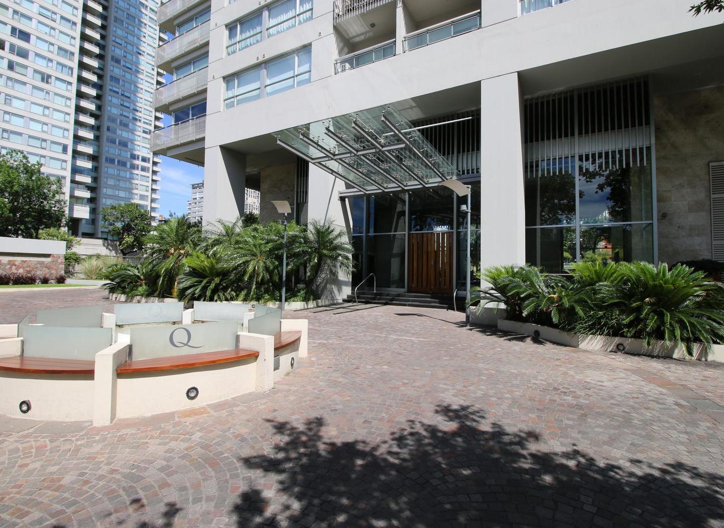 ALQUILER  3 AMBIENTES  CON ESCRITORIO AMOBLADO  CON 2 COCHERAS Y TERRAZA CON PARRILLA EN PALERMO