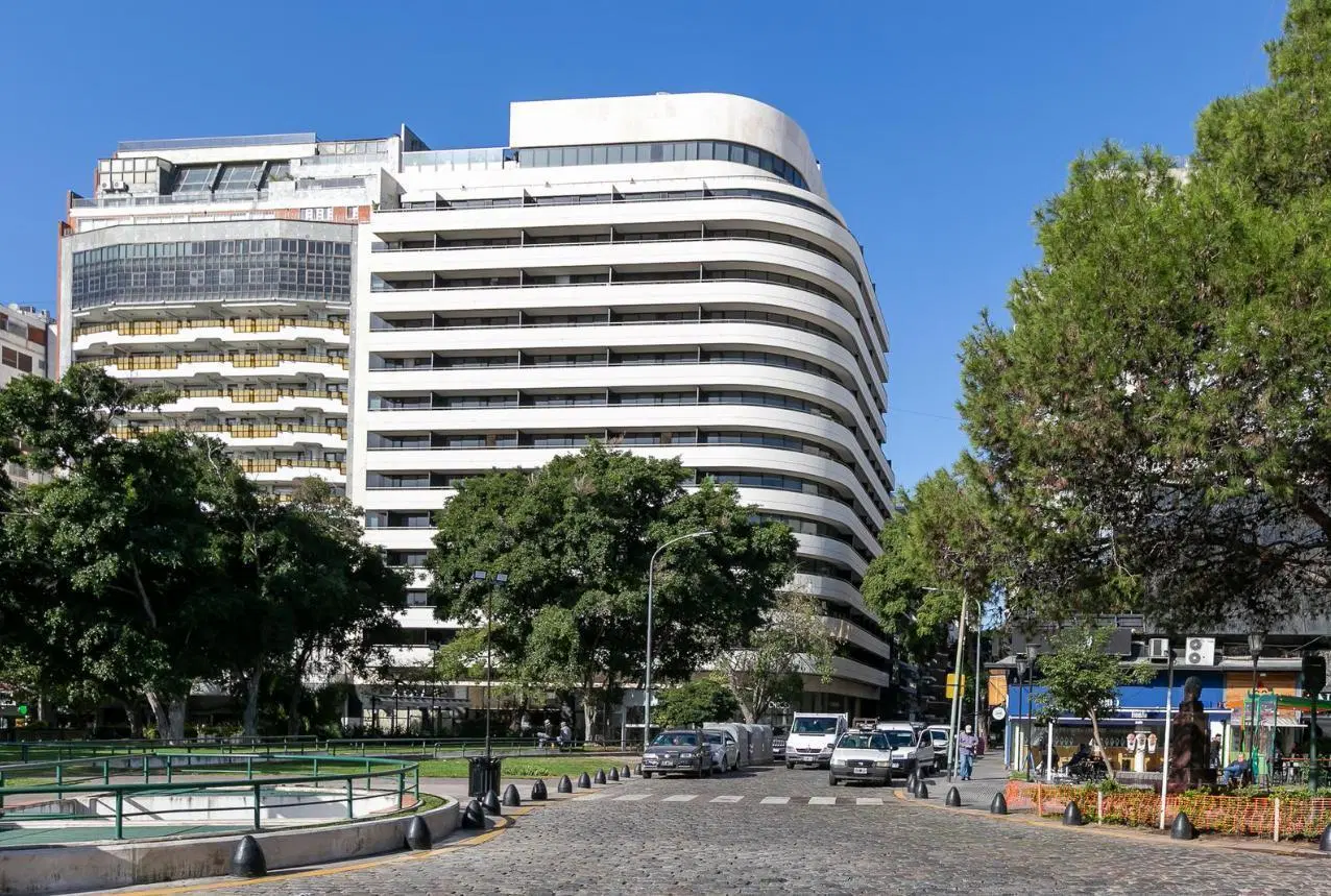 VENTA DEPARTAMENTO 3 AMBIENTES CON COCHERA, BAULERA Y PISCINA PROPIA EN RECOLETA TORRE ARMANI 3