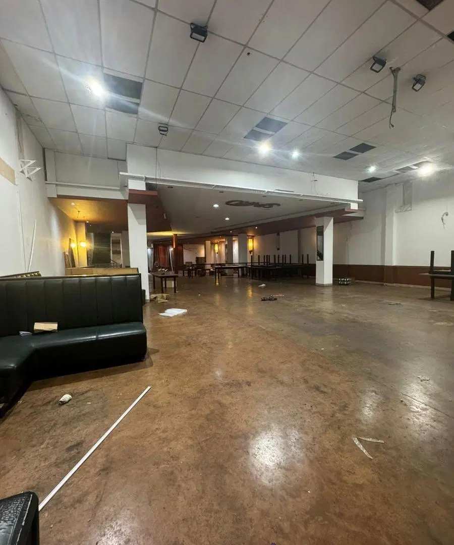 ALQUILER DE LOCAL COMERCIAL DE 1.053 M2 APTO TODO DESTINO EN FLORES 2