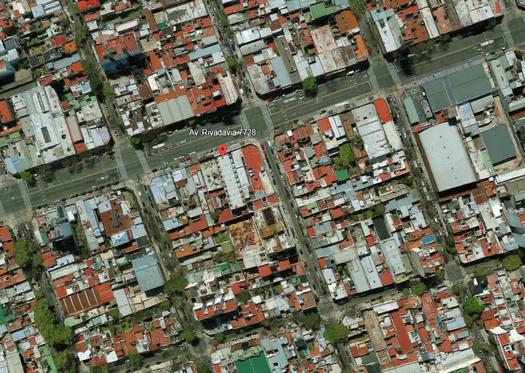 ALQUILER DE LOCAL COMERCIAL DE 1.053 M2 APTO TODO DESTINO EN FLORES 3