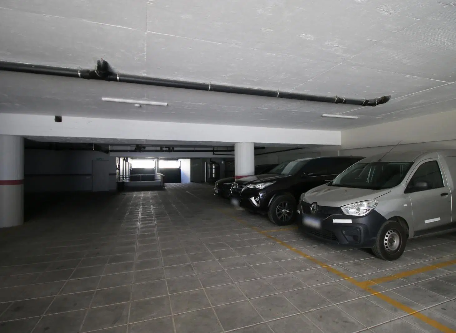 VENTA DE GARAJE CON 51 COCHERAS SUBSUELO Y PLANTA BAJA EN VILLA SANTA RITA 5