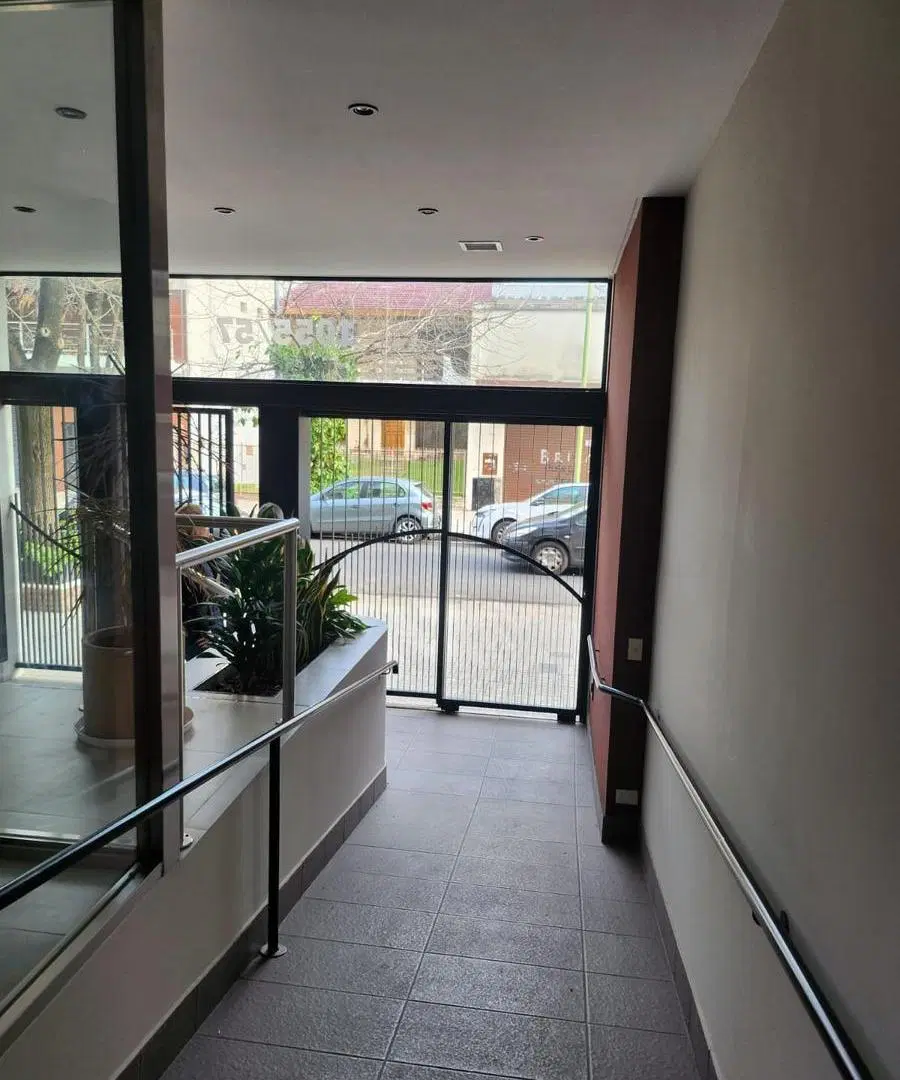 VENTA DE GARAJE CON 51 COCHERAS SUBSUELO Y PLANTA BAJA EN VILLA SANTA RITA 3