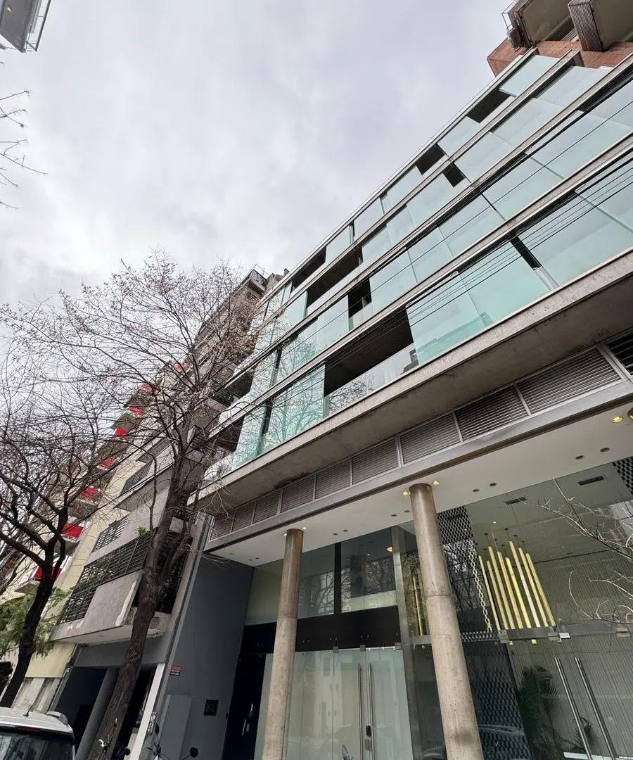 VENTA   DE OFICINA DE 75,24 M2 CON BALCON Y COCHERA  EN PALERMO  HOLLYWOOD 3