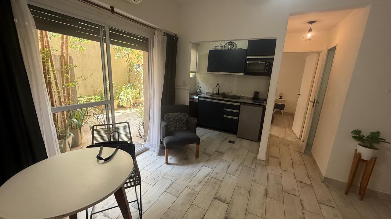 Foto de VENTA DEPARTAMENTO 2 AMBIENTES REFACCIONADO CON PATIO PROPIO EN PALERMO, imagen 3