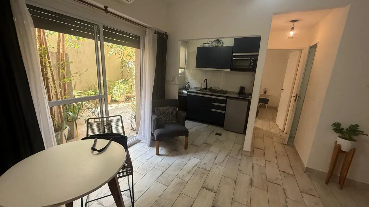 VENTA DEPARTAMENTO 2 AMBIENTES REFACCIONADO CON PATIO PROPIO EN PALERMO 3