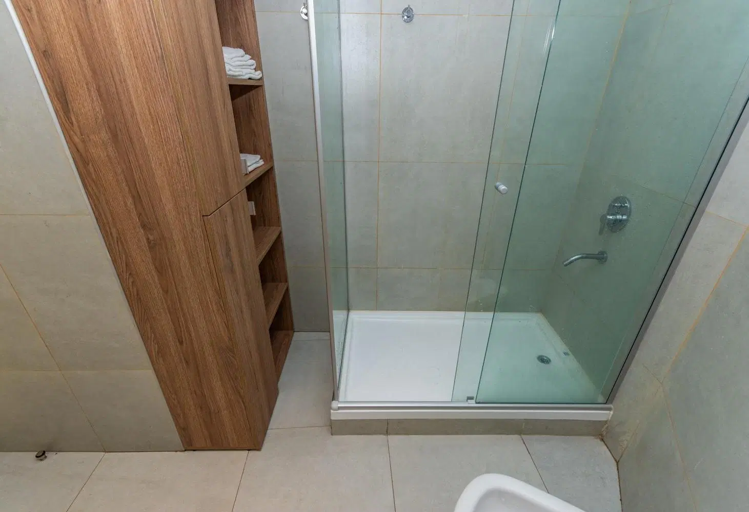 VENTA DE DEPARTAMENTO MONOAMBIENTE AMOBLADO Y EQUIPADO EN MONSERRAT 3