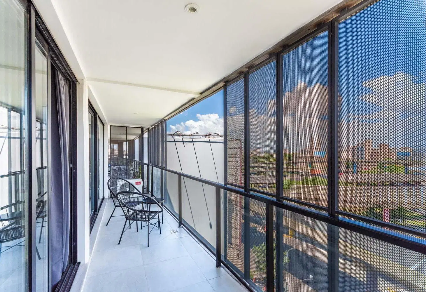 VENTA DE DEPARTAMENTO MONOAMBIENTE AMOBLADO Y EQUIPADO EN MONSERRAT 4