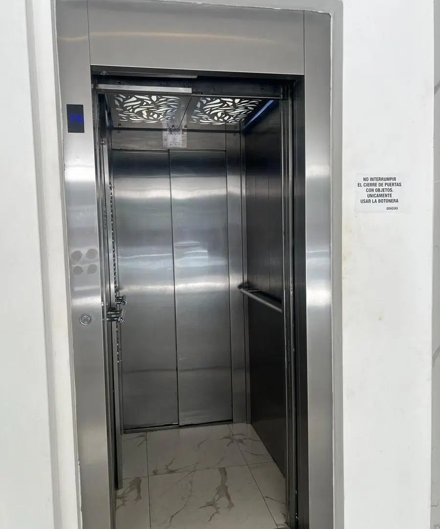 VENTA DE DEPARTAMENTO 3 AMBIENTES CON COCHERA AMOBLADO Y EQUIPADO TORRE VOIR NUÑEZ 2