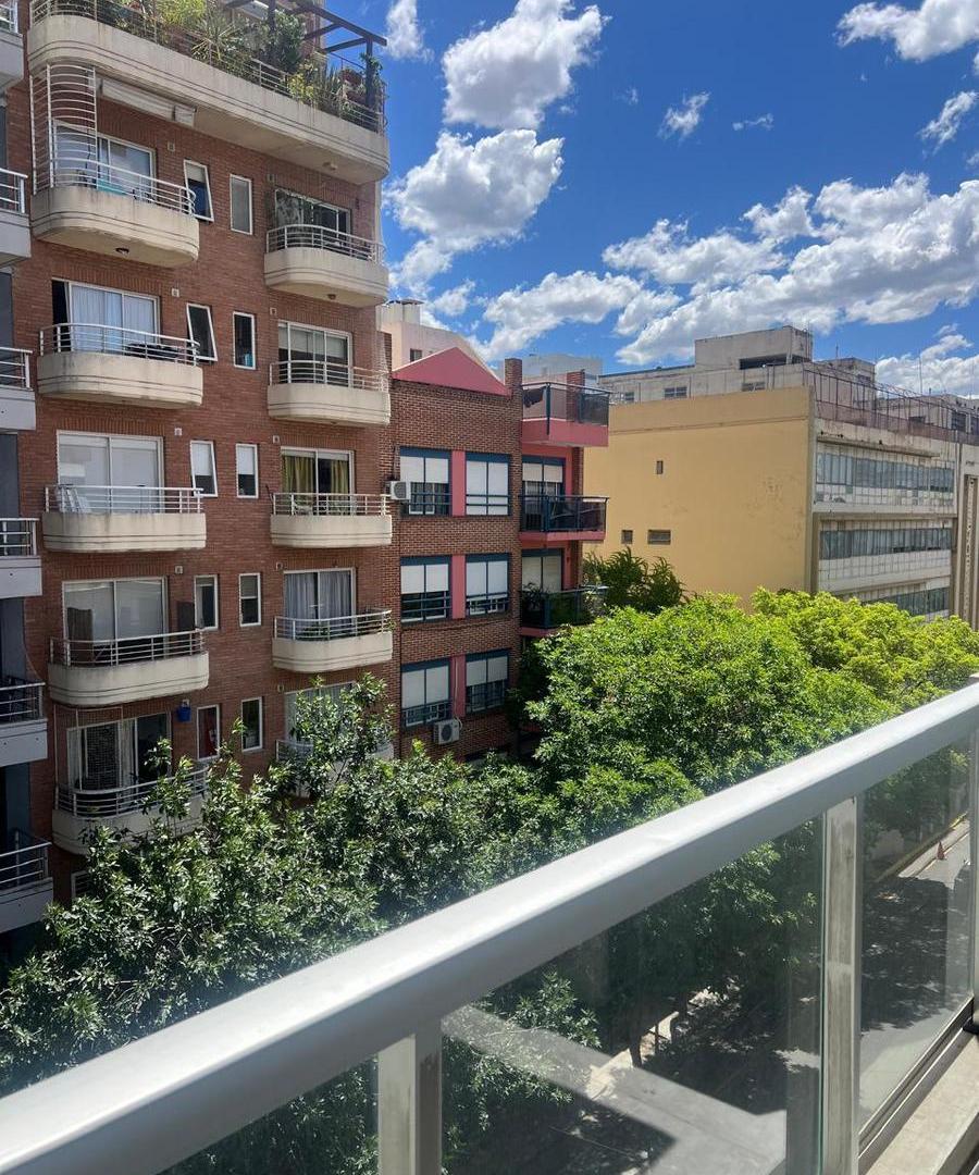 Foto de VENTA DE DEPARTAMENTO 3 AMBIENTES CON COCHERA AMOBLADO Y EQUIPADO EN, imagen 2