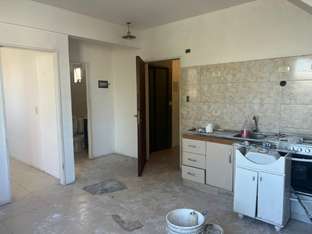 Foto de VENTA DEPARTAMENTO TIPO DUPLEX 3 AMBIENTES EN MONTE CASTRO, imagen 3