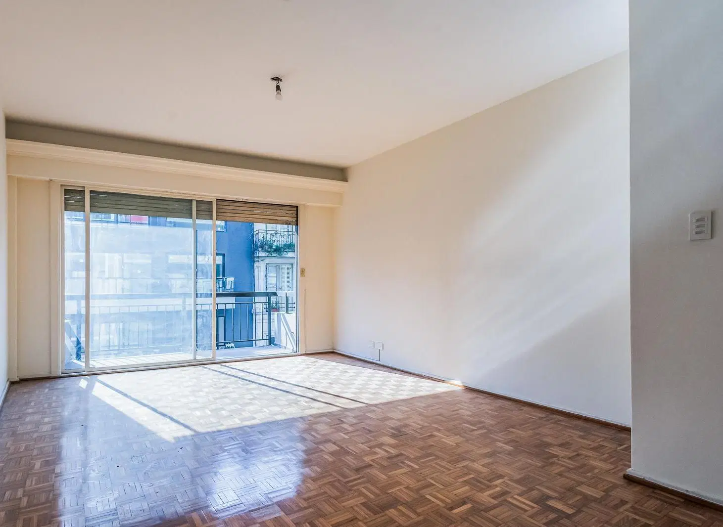 ALQUILER DEPARTAMENTO 2 AMBIENTES CON BALCON AL FRENTE  EN RECOLETA 2
