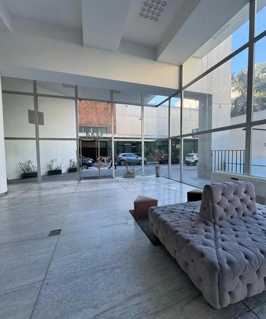 VENTA DE DEPARTAMENTO 2 AMBIENTES AMOBLADO CON BALCON EN MONSERRAT 1