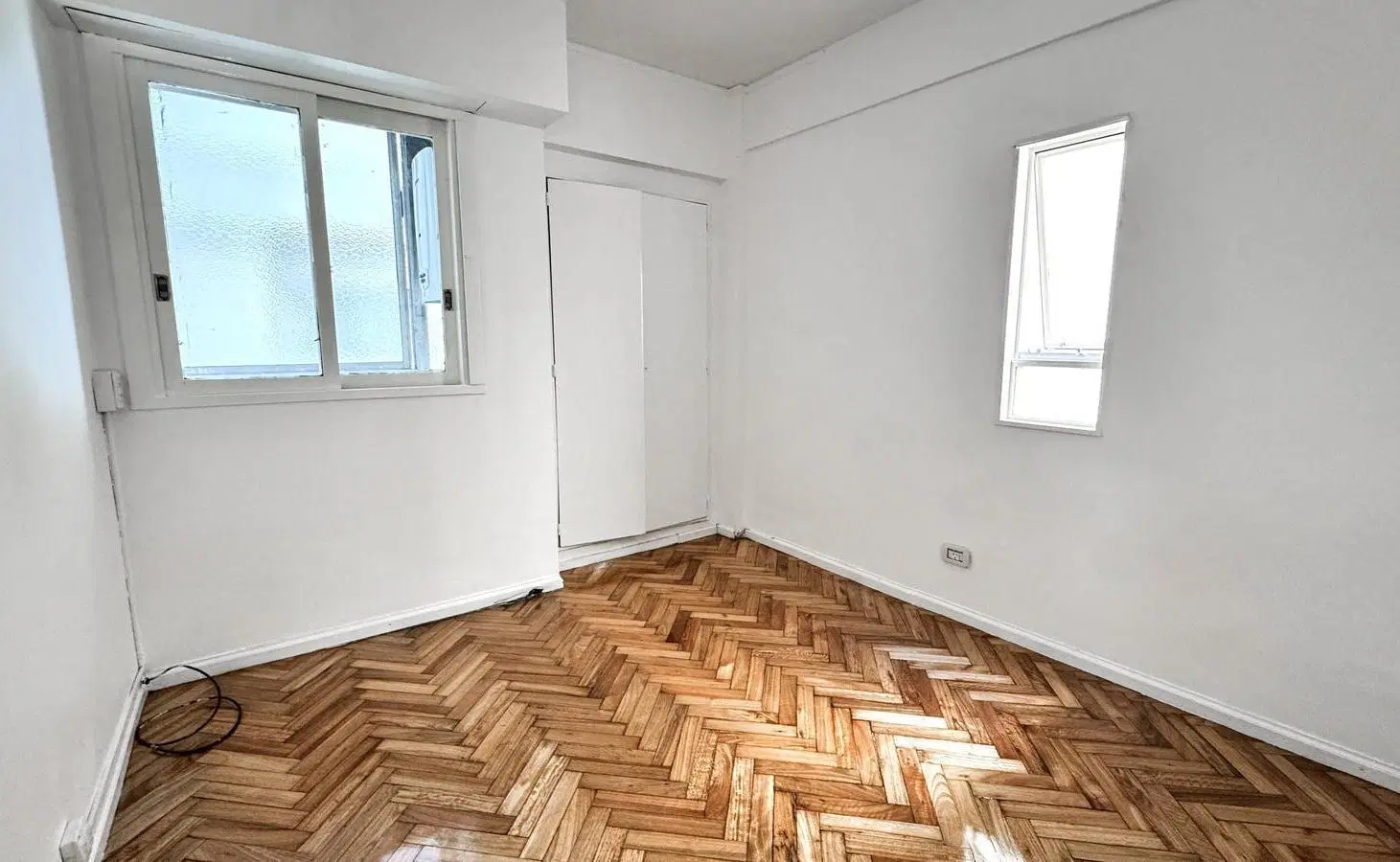 VENTA DEPARTAMENTO 4 AMBIENTES EN NUÑEZ, CON COCHERA, BALCON AL FRENTE, APTO CREDITO 5