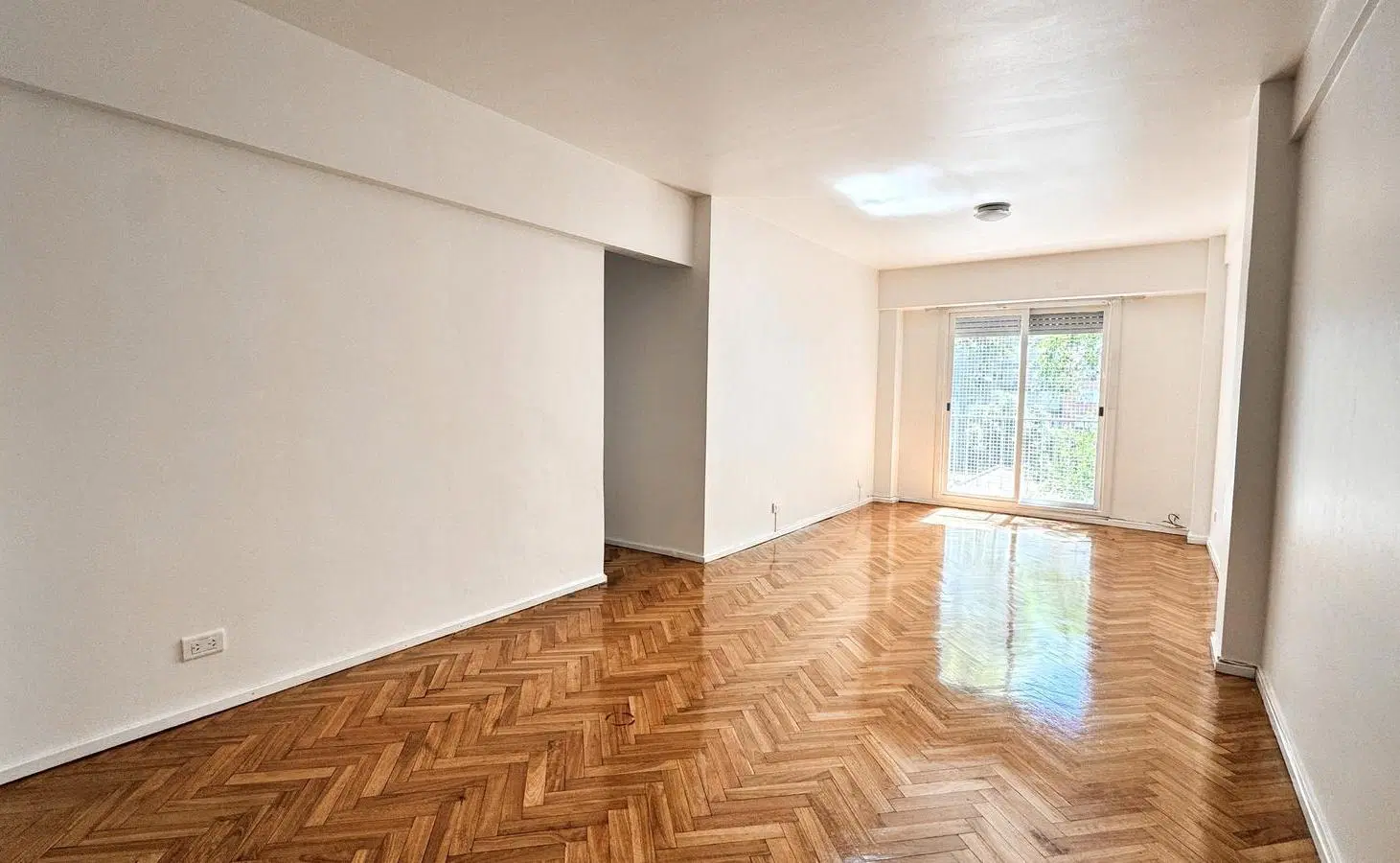 VENTA DEPARTAMENTO 4 AMBIENTES EN NUÑEZ, CON COCHERA, BALCON AL FRENTE, APTO CREDITO 2